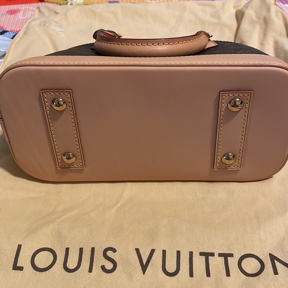 Brand new Louis Vuitton Alma BB - Picture 5 of 10